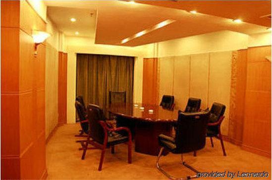 Hotel Crown Wuhan Udogodnienia zdjęcie
