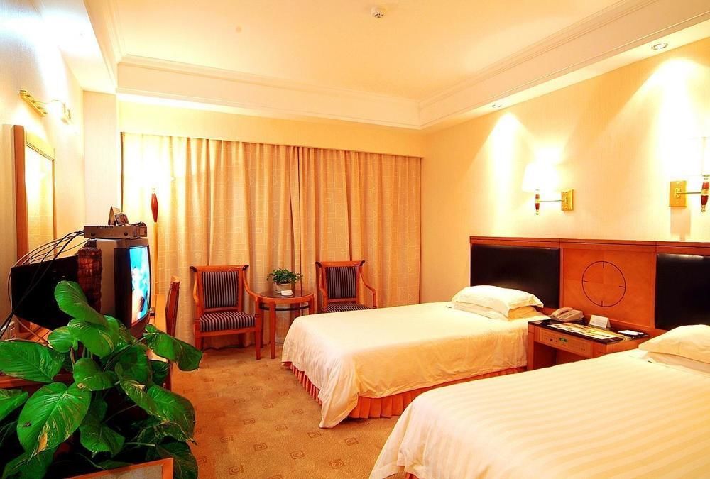 Hotel Crown Wuhan Zewnętrze zdjęcie