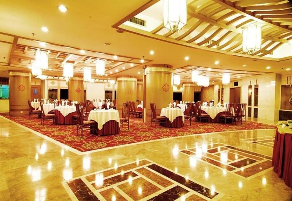 Hotel Crown Wuhan Zewnętrze zdjęcie