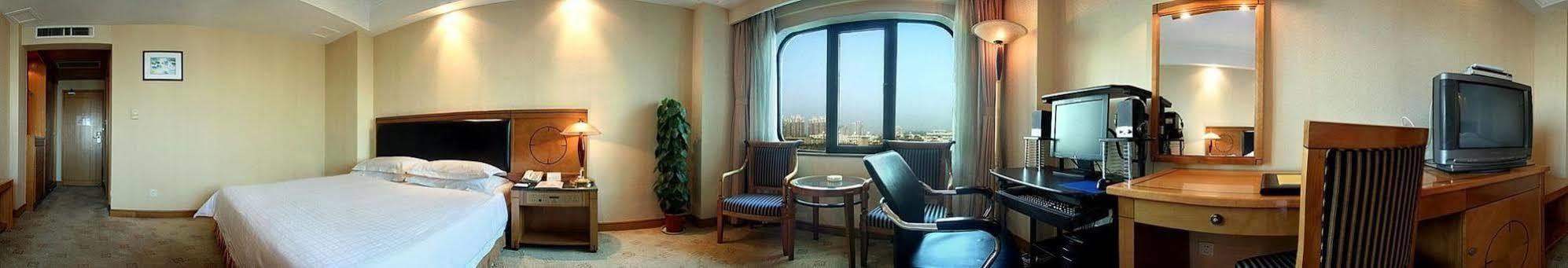 Hotel Crown Wuhan Zewnętrze zdjęcie