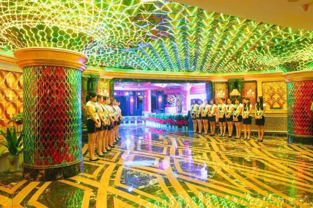 Hotel Crown Wuhan Zewnętrze zdjęcie